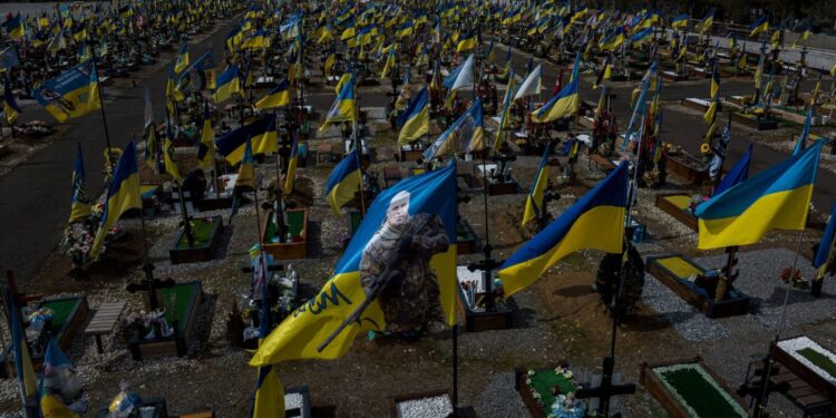 «Πτώματα σαπίζουν στα δάση»: Η Ουκρανία ένα τεράστιο νεκροταφείο στρατιωτών της που καταβροχθίζονται