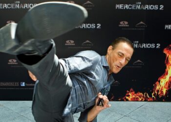 Ζαν-Κλοντ Βαν Νταμ: Κατηγορείται ότι δέχθηκε σαν «δώρο» να πλαγιάσει με 5 μοντέλα