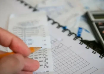 Την… πάτησαν εφοριακοί στο Αγρίνιο: Πήγαν για έλεγχο και συνελήφθησαν μαζί με τον ιδιοκτήτη