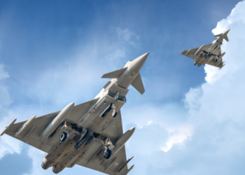 Βρετανικά μαχητικά αναχαίτισαν ρωσικά πολεμικά αεροσκάφη στη Βαλτική