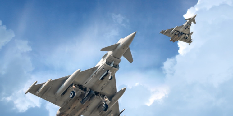 Βρετανικά μαχητικά αναχαίτισαν ρωσικά πολεμικά αεροσκάφη στη Βαλτική