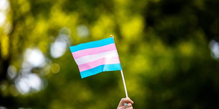 Ηνωμένο Βασίλειο: Τρανς δικαστής σχεδιάζει να φέρει την απόφαση για το φύλο στο Ευρωπαϊκό Δικαστήριο