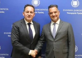 Φανερά ανανεωμένος ο Άδωνις Γεωργιάδης, υποβλήθηκε σε μεταμόσχευση μαλλιών