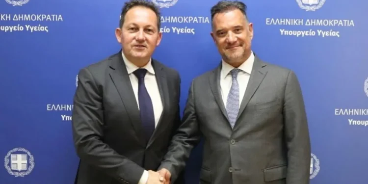 Φανερά ανανεωμένος ο Άδωνις Γεωργιάδης, υποβλήθηκε σε μεταμόσχευση μαλλιών