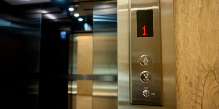 Ανελκυστήρες πολυκατοικιών: Όλα όσα πρέπει να γίνουν έως τις 30 Ιουνίου 2025