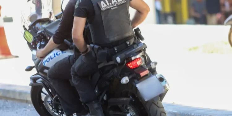 Ένοπλη ληστεία με ομηρία σε τράπεζα στην Κατοχή Αιτωλοακαρνανίας: Πήραν 200.000 ευρώ