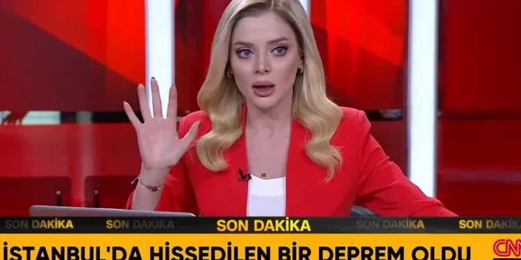 Η στιγμή που τα 6,2 Ρίχτερ ταρακουνούν την Κωνσταντινούπολη και η αντίδραση της παρουσιάστριας του CNN Türk