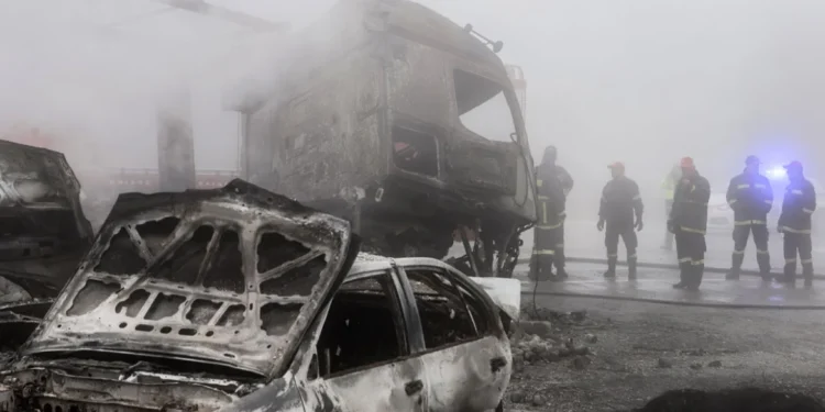 Πώς έγινε η τραγωδία στην Εγνατία: ΙΧ έκανε όπισθεν στη λωρίδα του e-pass, έπεσαν πάνω του το δεύτερο ΙΧ και το φορτηγό