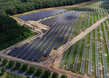 Ο πόλεμος των φωτοβολταϊκών: Δασμούς που ξεπερνούν το 3000% αναμένεται να επιβάλλουν οι ΗΠΑ σε κινεζικές εταιρείες στην Ασία