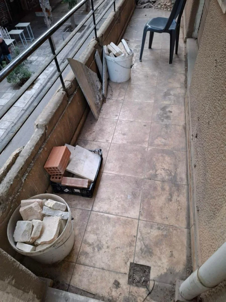 Επιχείρηση της ΕΛΑΣ σε υπό κατάληψη κτίριο στα Εξάρχεια: Συνέλεξαν γενετικό υλικό και αποτυπώματα -Δείτε εικόνες