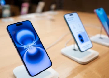 Apple: Μετέφερε αεροπορικά 600 τόνους iPhone από την Ινδία για να προλάβει τους δασμούς του Ντόναλντ Τραμπ