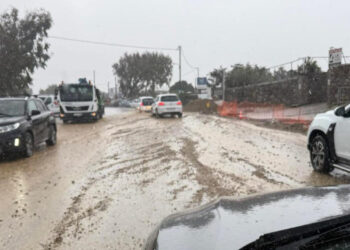 Καιρός σήμερα: Νέο μήνυμα από το 112 στη Μύκονο, ποτάμια ξανά οι δρόμοι