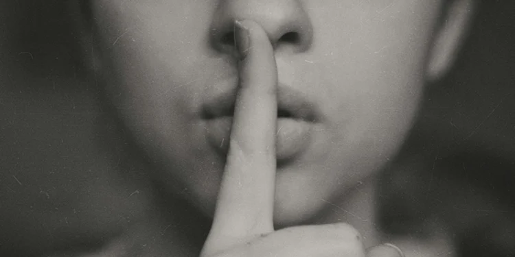 Ισπανίδα προσποιούνταν την μουγκή για 16 χρόνια για να παίρνει σύνταξη αναπηρίας