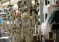 Εορταστικό ωράριο Πάσχα 2025: Πώς λειτουργούν τα καταστήματα σε Αθήνα, Πειραιά και Θεσσαλονίκη