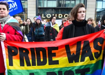 Τρανς δεν είναι γυναίκα: Το Ανώτατο Δικαστήριο της Βρετανίας ξεκαθαρίζει μια μεγάλη διαμάχη – Πανηγυρίζει η Τζ. Κ. Ρόουλινγκ