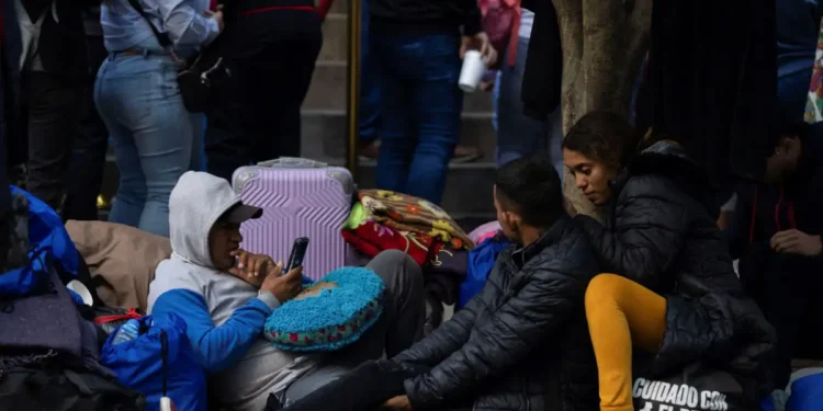 ΗΠΑ: Δικαστής μπλοκάρει την απόφαση Τραμπ να αλλάξει το νόμο και να απελάσει 532.000 μετανάστες