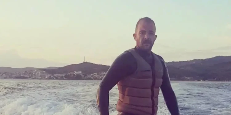 Χαλκιδική: Φονική συμπλοκή οδηγών στη μέση του δρόμου, νεκρός ο ένας – Παρασύρθηκε από ΙΧ η αστυνομικός που έσπευσε στο σημείο