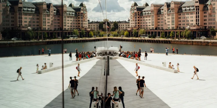 Οι φθηνές και ακριβές ευρωπαϊκές πόλεις για φαγητό και ποτό -Πού είναι «τζάμπα» και πού θέλεις μια περιουσία