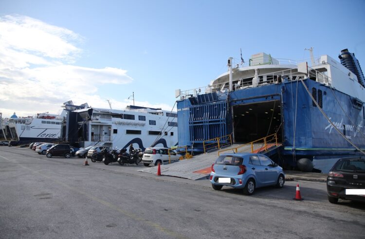 Επιβάτης πλοίου επιτέθηκε σε μαθήτρια που επέστρεφε από σχολική εκδρομή στην Ιταλία – Την γέμισε με μώλωπες