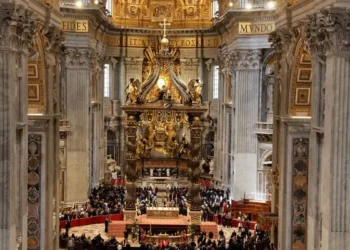 Κηδεία Πάπα Φραγκίσκου: Ποιος θα κάτσει και πού – Με αλφαβητική σειρά τα καθίσματα και με αυστηρό dress code