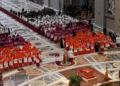 Πάπας Φραγκίσκος: Το Βατικανό ετοιμάζεται να κλείσει το φέρετρό του – Πάνω από 128.000 πιστοί στο λαϊκό προσκύνημα