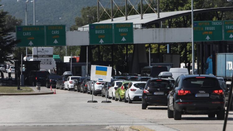 Οι Βούλγαροι γεμίζουν ραντάρ ταχύτητας τον δρόμο για τα σύνορα με την Ελλάδα – Πόσο θα πληρώνουν οι οδηγοί