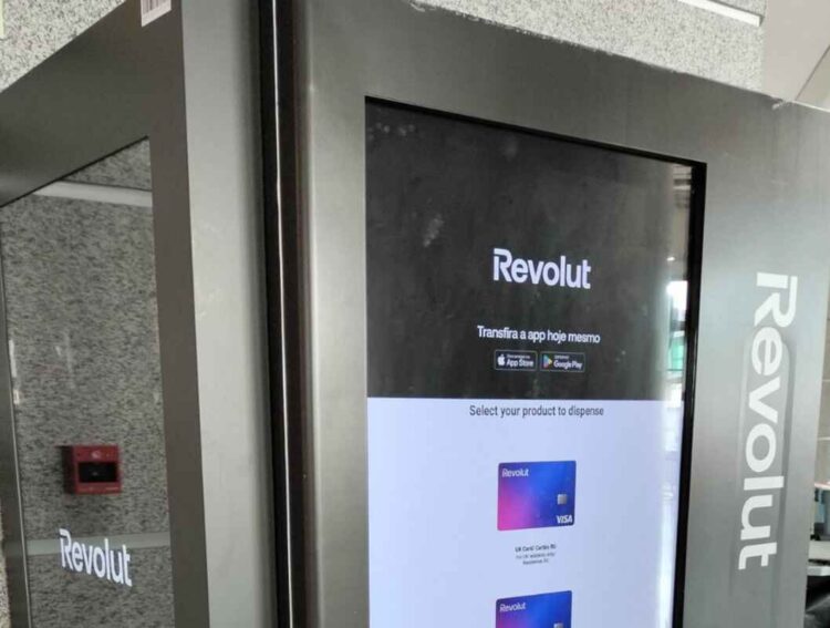 Τα πρώτα ATM της Revolut είναι γεγονός – Έρχονται και στην Ελλάδα