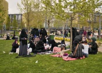 Πανικός στην Κωνσταντινούπολη τη στιγμή των 6,2 Ρίχτερ, δείτε βίντεο -Φοβισμένοι οι κάτοικοι, κατέφυγαν σε πάρκα