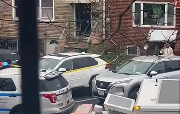 Τρόμος στη Νέα Υόρκη: Άνδρας με μπαλτά κατακρεούργησε τέσσερα κορίτσια – Ο δράστης πυροβολήθηκε από την Αστυνομία