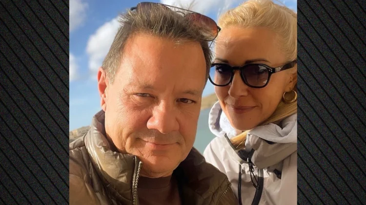 Πρόταση γάμου στη νέα του σύντροφο έκανε ο Απόστολος Λύτρας – «Δέχομαι» έγραψε εκείνη, ανέβασε φωτογραφία με το μονόπετρο