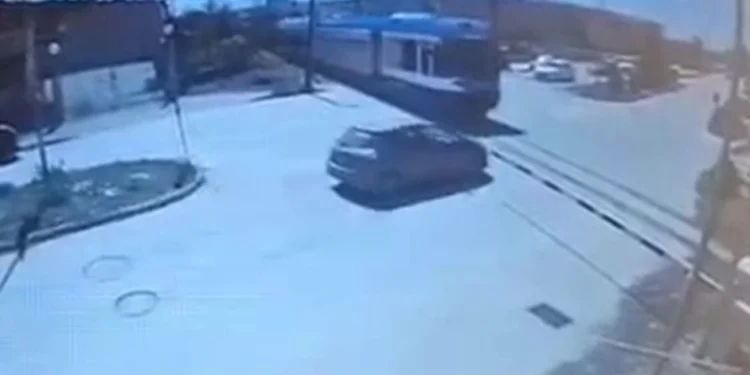 Πάτρα: Από εφημερία 36 ωρών επέστρεφε η γιατρός που πέρασε με κλειστή μπάρα και συγκρούστηκε με τον προαστιακό – «Δεν θυμάμαι τίποτα»