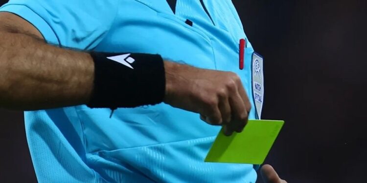 Πρώην διαιτητής της Super League σε κύκλωμα πειρατικής συνδρομητικής τηλεόρασης