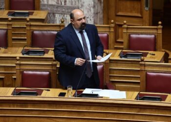 Προανακριτική για Τέμπη: Το «μοντέλο Τριαντόπουλου» και η στάση της κυβέρνησης για την παραπομπή