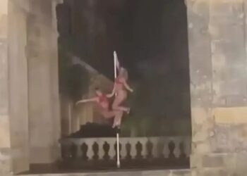 Κέρκυρα: Σάλος με τα ημίγυμνα μοντέλα που έκαναν pole dancing στα παλιά Ανάκτορα
