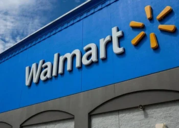 Μετά τη Walmart, στο κόκκινο η αγωνία στις ΗΠΑ για τις αυξήσεις τιμών στο λιανεμπόριο λόγω δασμών