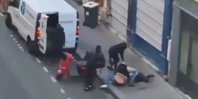 Δραματικό βίντεο: Πήγαν να απαγάγουν την κόρη επιχειρηματία στο Παρίσι – Ήταν μαζί με των 2 ετών γιο της