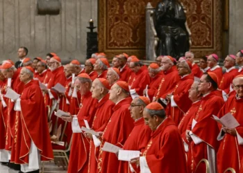 Αντίστροφη μέτρηση για τη μάχη στο Βατικανό: Τι τρώνε οι Καρδινάλιοι στο Κονκλάβιο – Οι κανόνες που εφαρμόζονται εδώ και 750 χρόνια