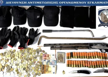 Αττική: Θρασύτατη συμμορία έκλεβε εκκλησίες και έβγαλε σχεδόν 200.000 ευρώ – Είχε κάνει 33 διαρρήξεις