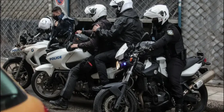 Μαρούσι: 40χρονος παρενοχλεί ανήλικες γύρω από την πλατεία – Η ανακοίνωση του «Χαμόγελου του Παιδιού»