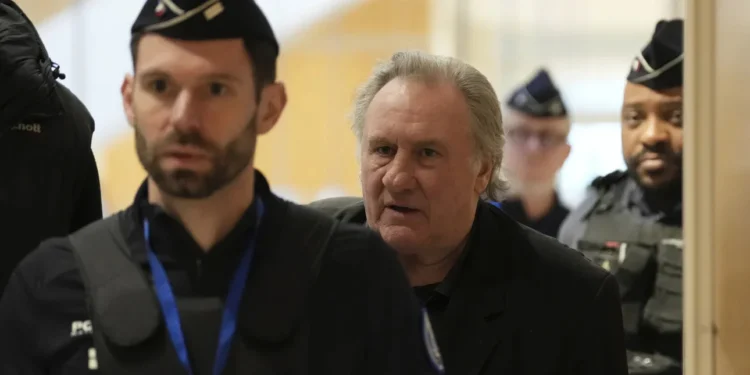 Ένοχος ο Ζεράρ Ντεπαρντιέ για σεξουαλική επίθεση – Καταδικάστηκε με 18 μήνες φυλάκιση