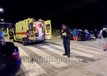 Σφοδρό τροχαίο στη Λαμία: ΙΧ παραβίασε το STOP, δύο τραυματίες