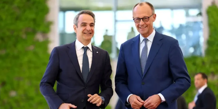 Ο Κυριάκος Μητσοτάκης στο Βερολίνο: Στην καγκελαρία για τη συνάντηση με τον Φρίντριχ Μερτς