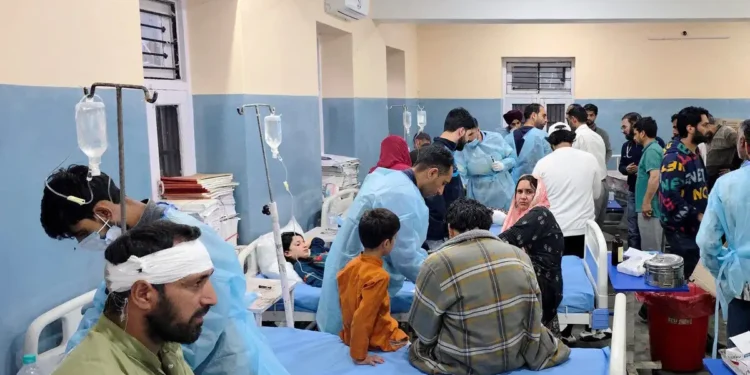 Αυξάνονται οι νεκροί σε Ινδία και Πακιστάν από τις εχθροπραξίες στο αιματοβαμμένο Κασμίρ – Bομβαρδισμοί και καταρρίψεις αεροπλάνων