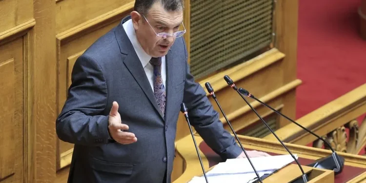 Παπαδόπουλος για τη διαγραφή του: «Δύο μήνες ψάχνω τον Νατσιό – Γιαλαντζί πατριωτικό κόμμα η Νίκη»