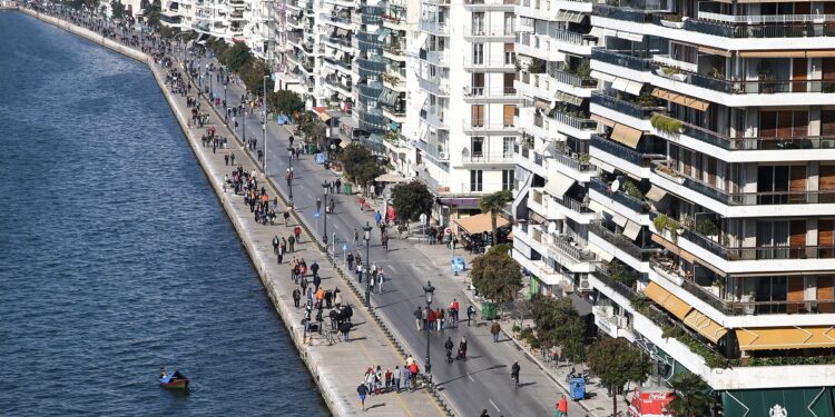 Η λεωφόρος Νίκης στη Θεσσαλονίκη μετατράπηκε σε πεζόδρομο