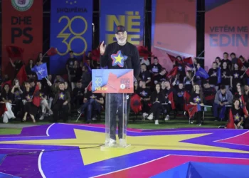 Στις κάλπες σήμερα οι Αλβανοί: Τέταρτη θητεία διεκδικεί ο Έντι Ράμα και «ολική επαναφορά» ο Σαλί Μπερίσ