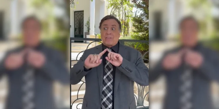 Ο «Κωνσταντίνος Κατακουζινός» επέστρεψε «στο σπίτι των προγόνων του»: Το νοσταλγικό βίντεο του Χάρη Ρώμα στο νεοκλασικό του Αμαρουσίου