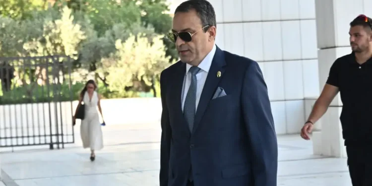 Σπαρτιάτες: Άρχισε η δίκη για την εξαπάτηση εκλογέων – Τα «γυρίζει» ο Στίγκας