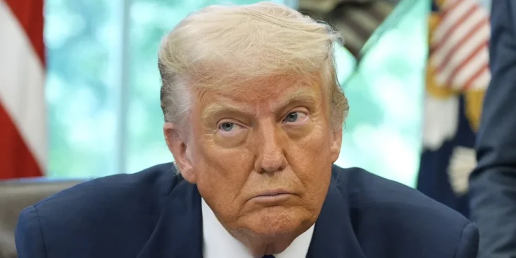 Ο Τραμπ κατεβάζει τους δασμούς στην Κίνα στο 80% – «Μου φαίνεται σωστό»