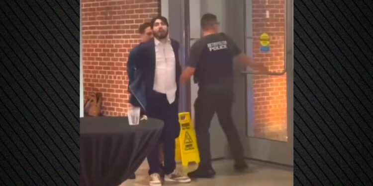 Αιματηρή επίθεση έξω από το Εβραϊκό Μουσείο στην Ουάσινγκτον: Δυο στελέχη της πρεσβείας του Ισραήλ νεκρά, συνελήφθη ο δράστης